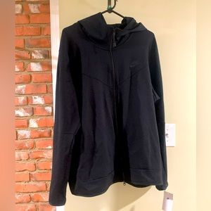 ***** Brand New With Tags *** Nike Men's Tech Essentials Full-Zip Hooded Jacket